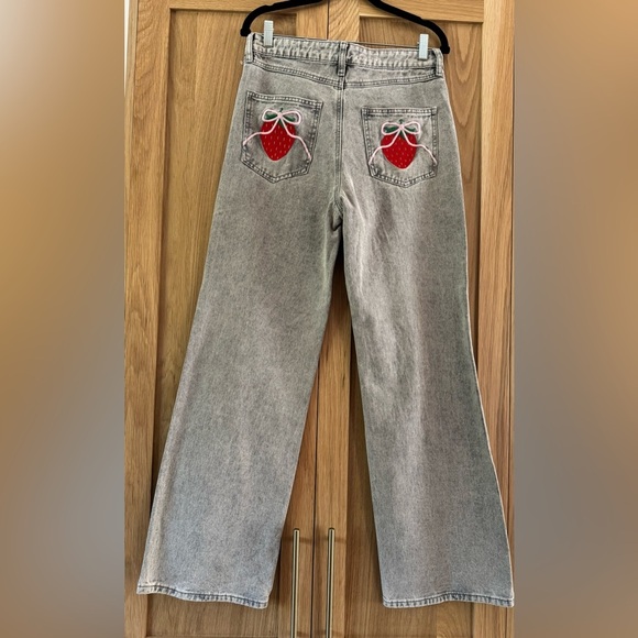Ashley Mason Stone-Washed baggy Denim - Picture 2 of 5